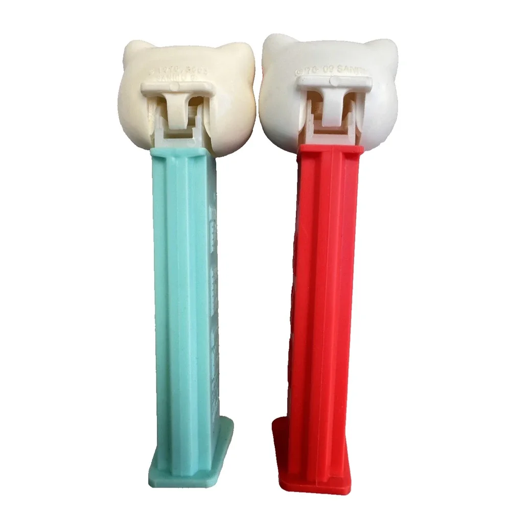 HELLO KITTY - PEZ Red &Blue Dispensers Vintage 1976 Lot 2 Made In Hungary D2